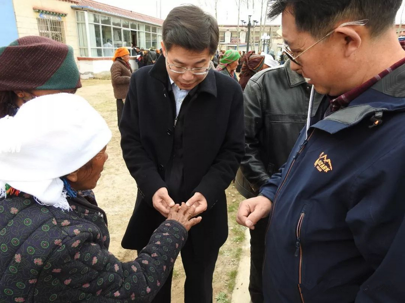 1526118766133123.png 红十字在“5.8博爱周” 1_副本.png